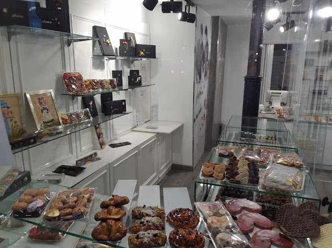Fotografia tomada fuera de Julián Arranz Pastelería - Pastelería en Valladolid, Valladolid