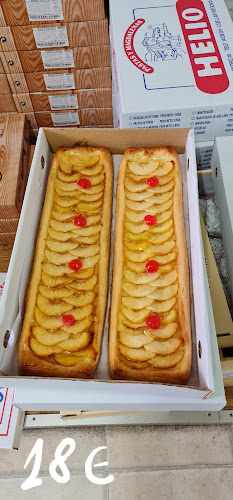 Fotografia tomada fuera de Repostería Valentín - Distribuidor de comestibles en Valladolid, Valladolid