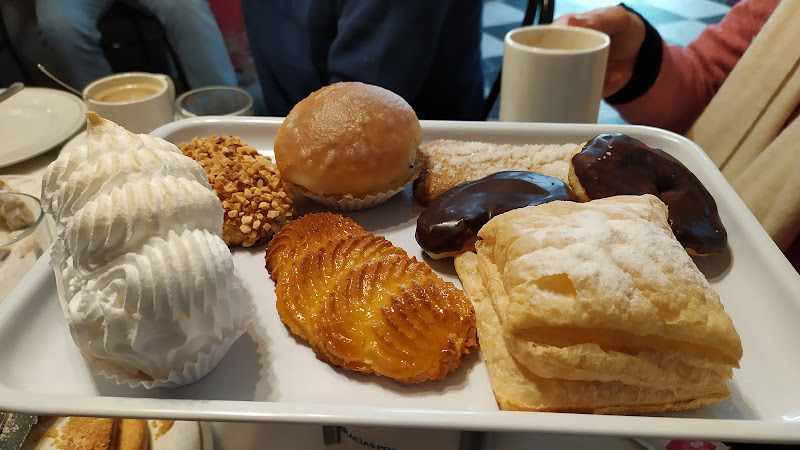 Fotografia tomada fuera de Confitería Pasteleria Pilar - Pastelería en Valdepeñas, Ciudad Real