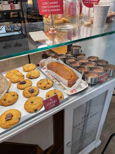 Fotografia tomada fuera de La Balanza (Dulces Artesanos) - Pastelería en Santander, Cantabria