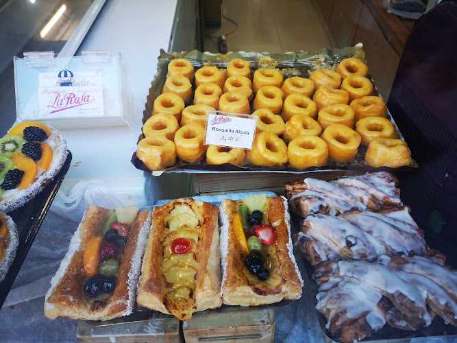 Fotografia tomada fuera de Pastelería La Rosa - Pastelería en Madrid, Madrid