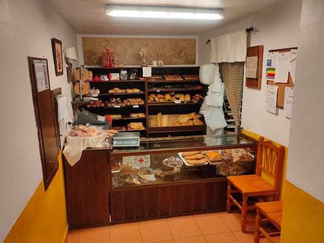 Fotografia tomada fuera de Panadería Nicoleta - Panadería en Puertomingalvo, Teruel