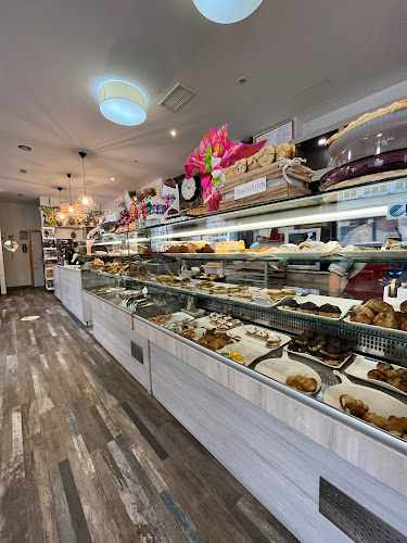 Fotografia tomada fuera de PANADERÍA Y CONFITERÍA MOURE - Panadería en Monforte de Lemos, Lugo