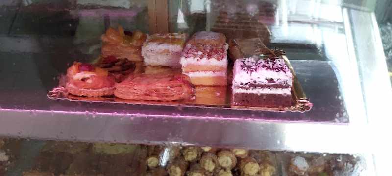 Fotografia tomada fuera de Panadería Pastelería Marbella - Panadería en Celanova, Orense