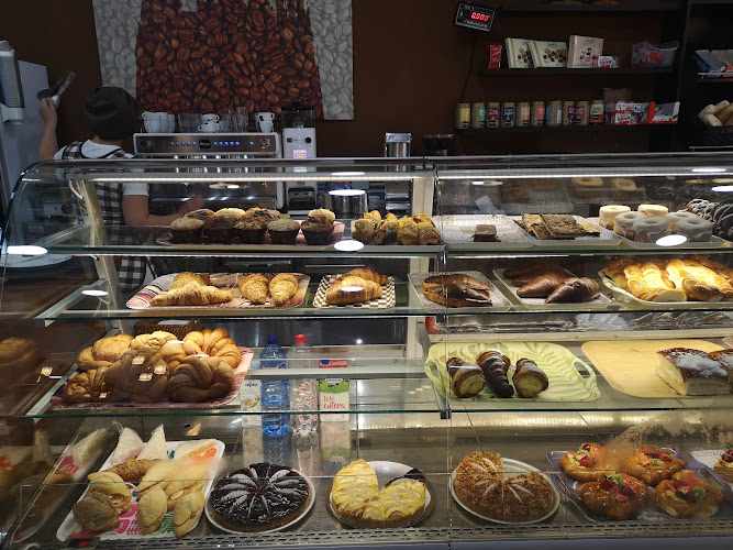 Fotografia tomada fuera de Pastelería Almibar - Pastelería en Arucas, Las Palmas