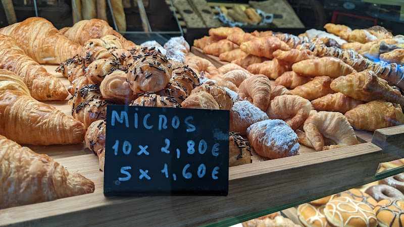 Fotografia tomada fuera de Granier - Panadería en Cardedeu, Barcelona