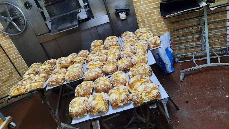 Fotografia tomada fuera de Panadería Lidia - Panadería en Tielmes, Madrid