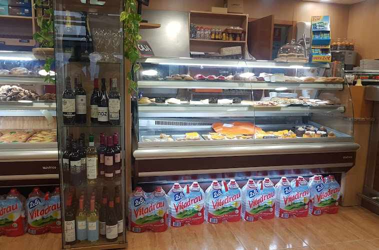 Fotografia tomada fuera de CAFETERIA, PASTISSERIA PALASS - cafeterías en Calafell, Tarragona