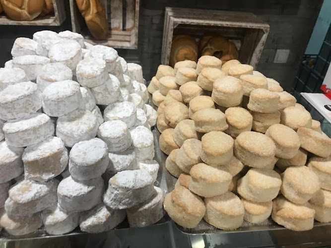 Fotografia tomada fuera de PANADERÍA PASTELERÍA ROSA LORENTE - Panadería en Las Pedroñeras, Cuenca