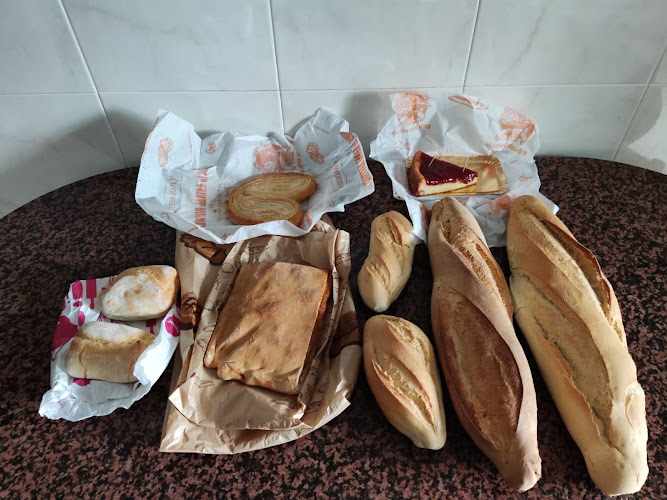 Fotografia tomada fuera de Panadería Hijos De Aníbal Martínez - Panadería en Lada, Asturias