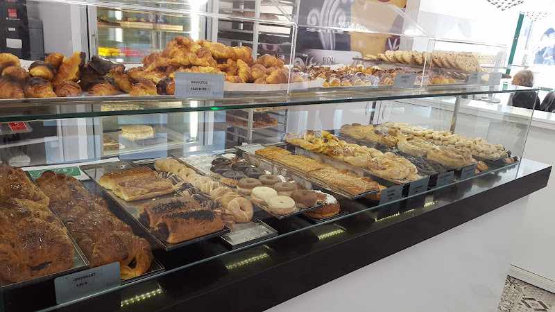 Fotografia tomada fuera de Pastelería Artesanal Manolo - Pastelería en Majadahonda, Madrid