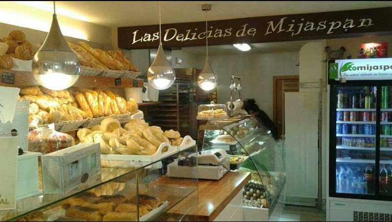 Fotografia tomada fuera de Panadería Mijas Pan - Panadería en Las Lagunas de Mijas, Málaga