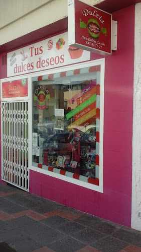 Fotografia tomada fuera de Tus dulces deseos - Tienda de artículos para decoración en pastelería en Las Lagunas de Mijas, Málaga
