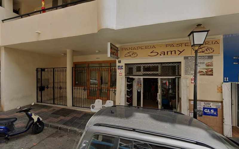 Fotografia tomada fuera de Panaderia Pasteleria Samy ( la pepa) - Panadería en Fuengirola, Málaga