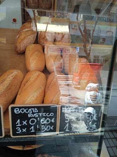 Fotografia tomada fuera de El Horno de Carmen - Panadería en Fuengirola, Málaga