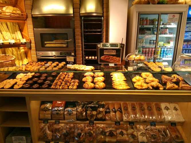 Fotografia tomada fuera de La Tahona - Panadería en Barañáin, Navarra