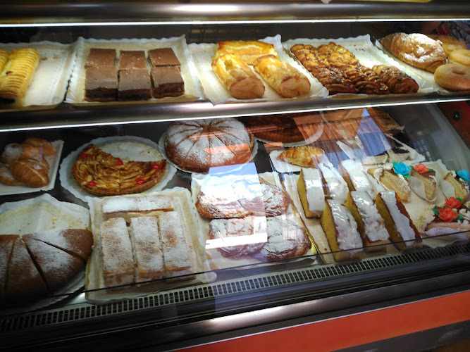 Fotografia tomada fuera de Panadería dulcería La Hornada de Pan - Panadería en Santa Lucía de Tirajana, Las Palmas