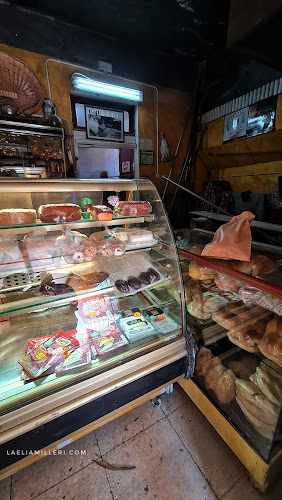 Fotografia tomada fuera de Panaderia artesanal López López - Panadería en Santa Lucía de Tirajana, Las Palmas