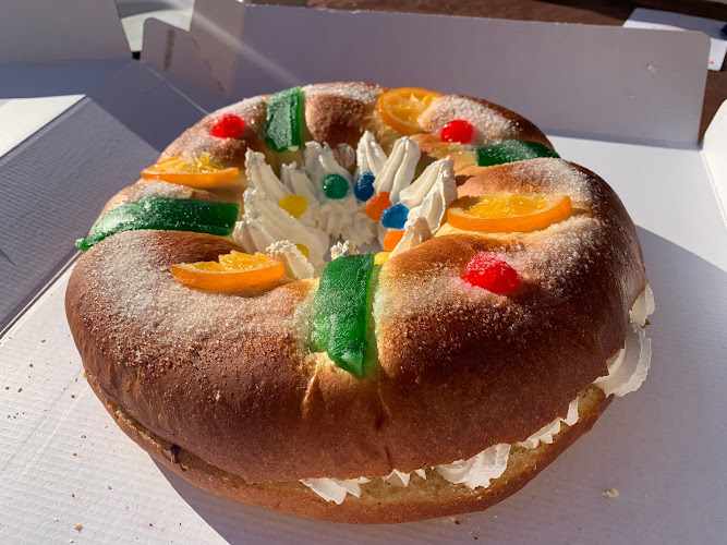 Fotografia tomada fuera de Panadería El Gorrión - Panadería en El Carpio, Córdoba