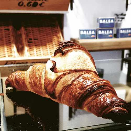 Fotografia tomada fuera de Panadería La Pequeña - Panadería en Madrid, Madrid