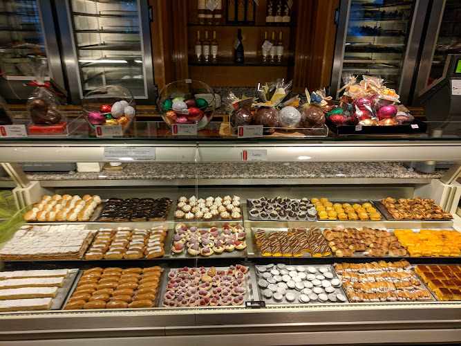 Fotografia tomada fuera de Pastelería Mallorca Serrano - Pastelería en Madrid, Madrid