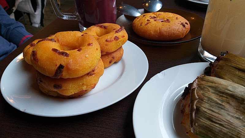 Fotografia tomada fuera de Pasteleria Javi - Panadería en Madrid, Madrid