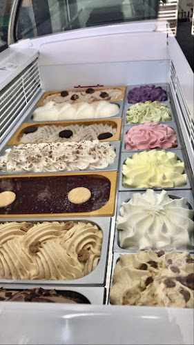 Fotografia tomada fuera de Heladería Cafetería Correos - Heladería en Almadén, Ciudad Real