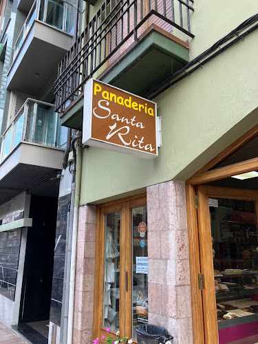 Fotografia tomada fuera de Panadería Santa Rita Sociedad Cooperativa Limitada - Panadería en Cangas de Onís, Asturias