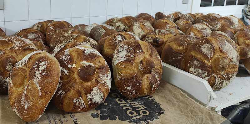 Fotografia tomada fuera de Panaderia Mercedes - Panadería en Carral, A Coruña