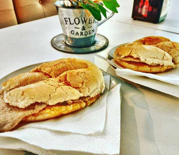 Fotografia tomada fuera de Cafetería El Corcho - Cafetería en Badajoz, Badajoz