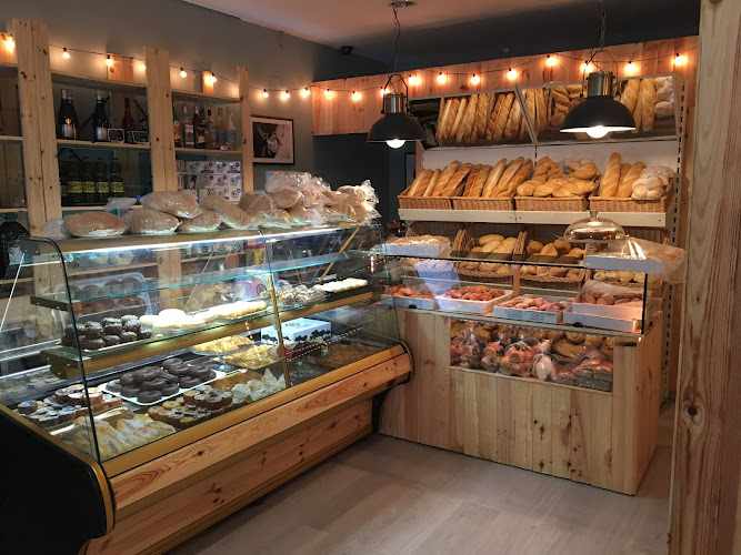 Fotografia tomada fuera de Panadería La Alburquerqueña - cafeterías en Badajoz, Badajoz