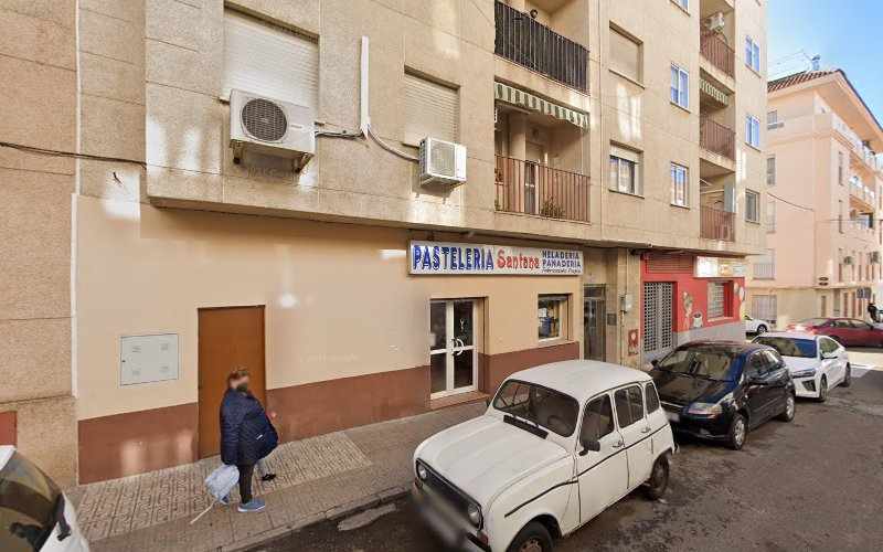 Fotografia tomada fuera de Pasteleria Santana - Pastelería en Badajoz, Badajoz