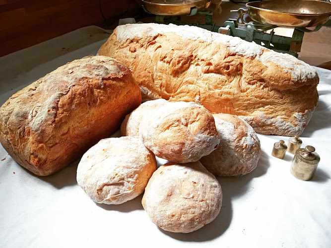Fotografia tomada fuera de Morales - Panadería en Arteixo, A Coruña