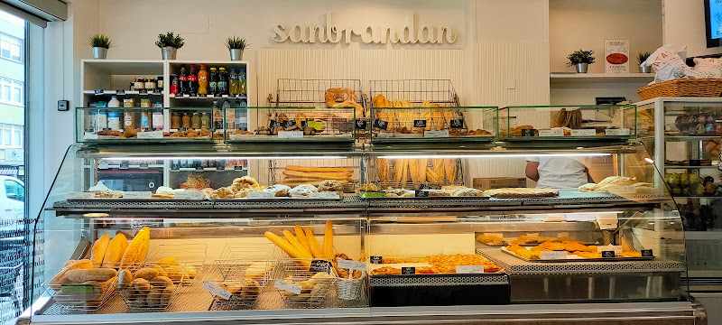 Fotografia tomada fuera de Horno Sanbrandan - Panadería en A Coruña, A Coruña
