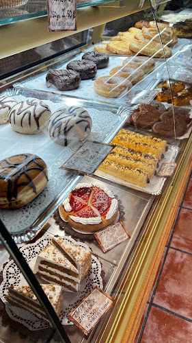 Fotografia tomada fuera de La Villa del sabor - Panadería en Armilla, Granada