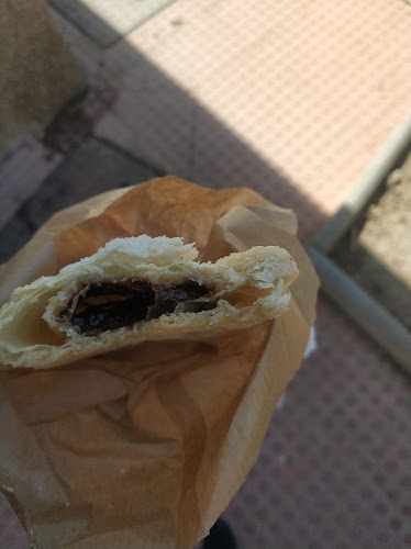 Fotografia tomada fuera de Panadería Pastelería Eloy - Panadería en Armilla, Granada