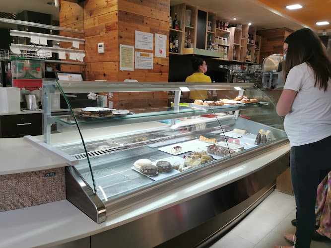 Fotografia tomada fuera de Cafetería Marisol - Pastelería en Armilla, Granada