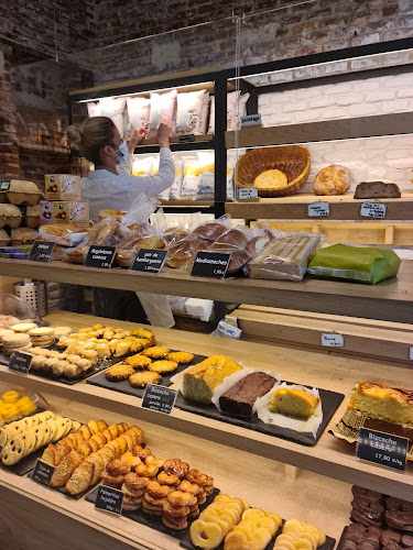 Fotografia tomada fuera de La Empanadería - Panadería en Madrid, Madrid