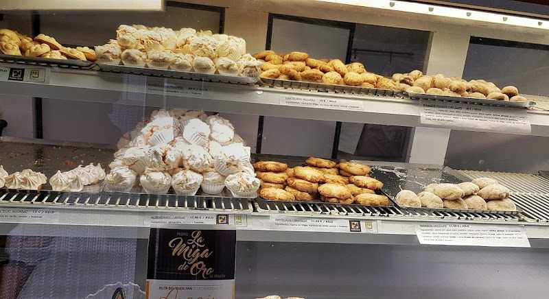 Fotografia tomada fuera de Panadería Agut Colomer - Panadería en Calaceite, Teruel