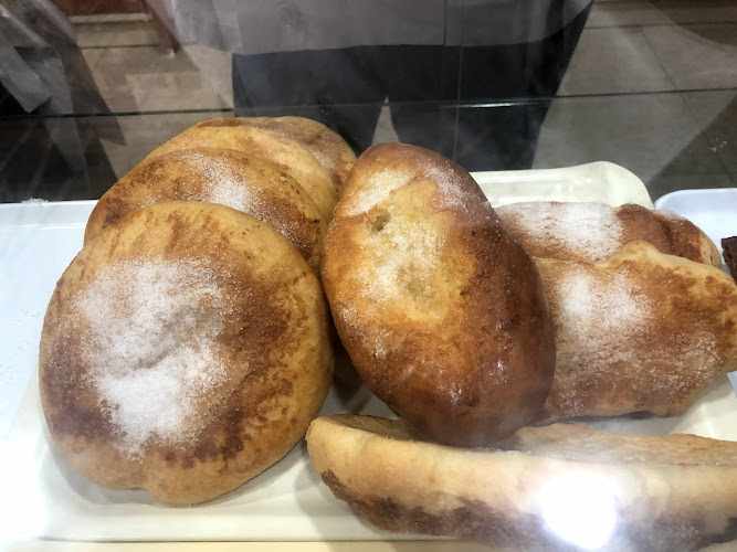 Fotografia tomada fuera de Pan y Bollería A. SILES - Panadería en Jaén, Jaén
