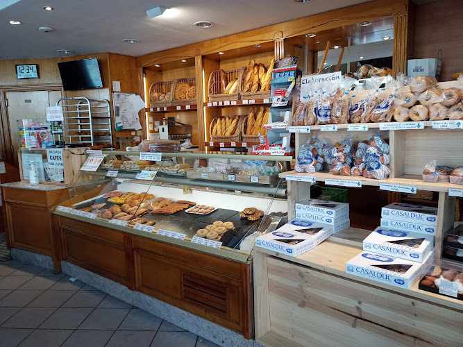 Fotografia tomada fuera de Horno Casalduc S L - Panadería en Valderrobres, Teruel