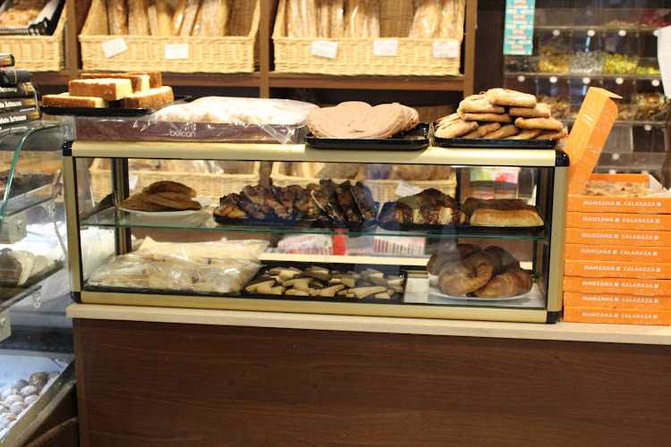 Fotografia tomada fuera de Café Gabi - cafeterías en Biescas, Huesca