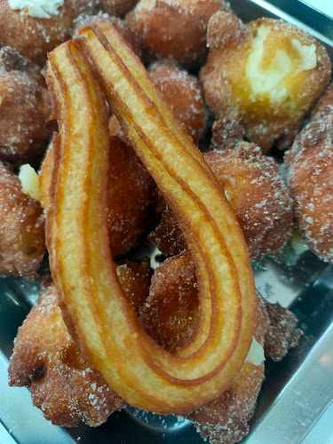 Fotografia tomada fuera de Churreria Flores - Churrería en Canfranc-Estación, Huesca