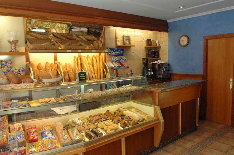 Fotografia tomada fuera de Forn del Carme, pastisseria Inalba - Forn de pa en Balaguer, Lérida