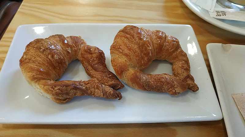 Fotografia tomada fuera de Panet la font groga - Panadería en Gavà, Barcelona