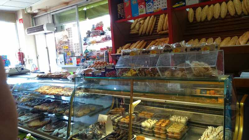 Fotografia tomada fuera de Panaderia Argentina Que Tal - Panadería en Alicante, Alicante