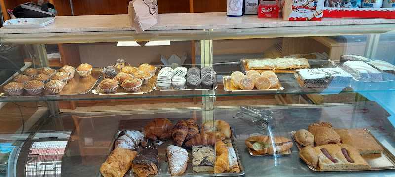 Fotografia tomada fuera de panaderia mariola - Forn de pa en Castalla, Alicante