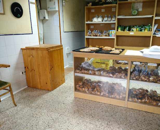 Fotografia tomada fuera de Panadería María Miranda - Panadería en Castilruiz, Soria