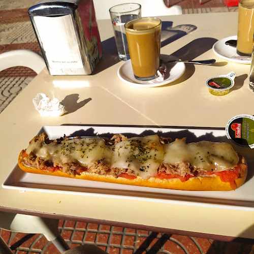 Fotografia tomada fuera de Cafeteria Panaderia Monteplaya - cafeterías en Aguadulce, Almería