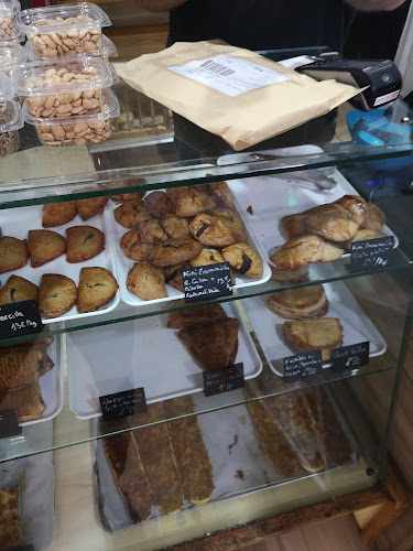 Fotografia tomada fuera de ParaDa 24 Horas - Tienda de alimentación en Almería, Almería